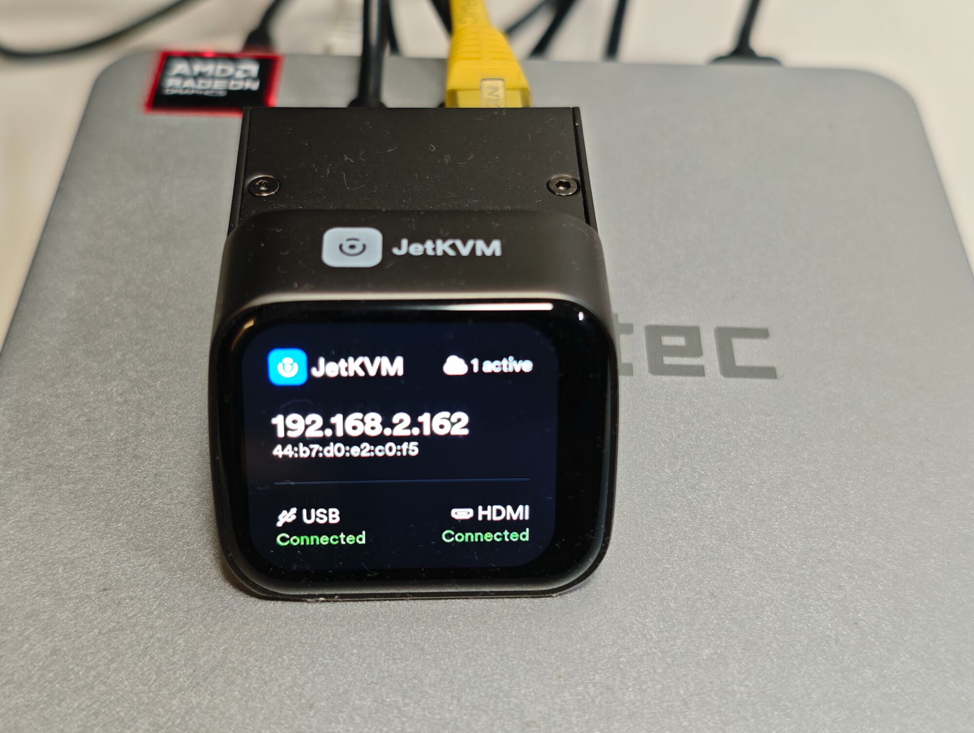 jetkvm-unboxing-11
